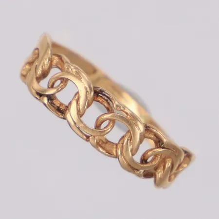 Ring, Bismarck, stl 15¼, bredd 4,7mm, lätta bucklor, 18K Vikt: 1,3 g