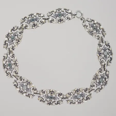 Armband med gröna stenar, längd 19 cm, bredd 11 mm, silver  Vikt: 11,6 g