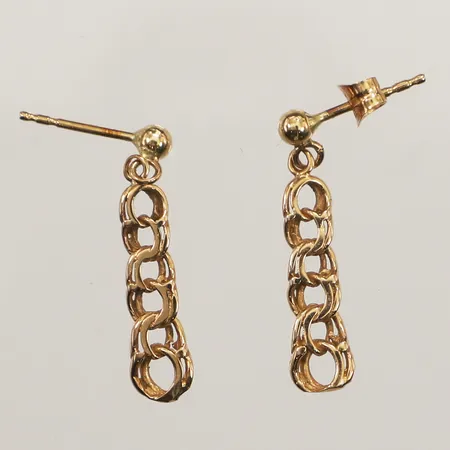 Ett par örhängen Bismarck, längd 23mm, bredd2,9-5,3mm, en snurrebuss saknas, 18K Vikt: 1,6 g