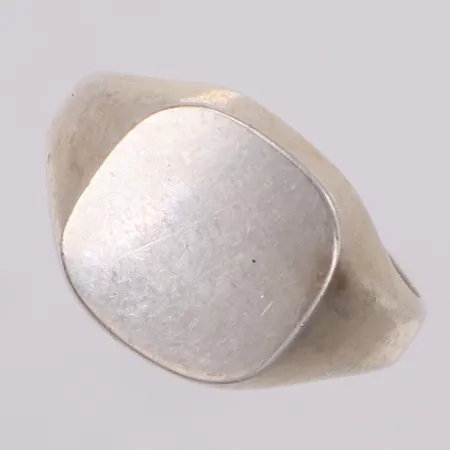 Klackring, stl 17, bredd 12,7mm, 835/1000 silver Vikt: 2,9 g