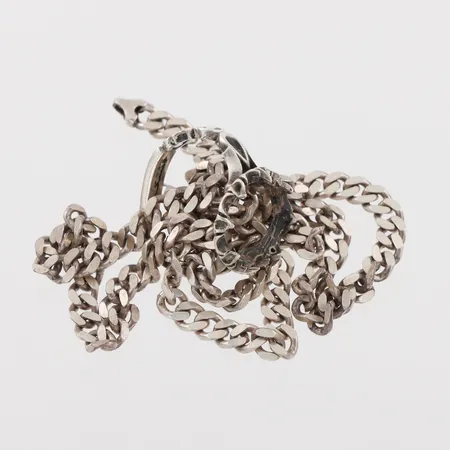 Trasigt silver. Vikt: 37,4 g