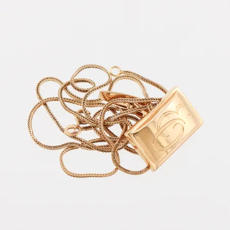 Trasigt och graverat guld,18k. Vikt: 8,8 g