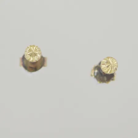 Ett par örhängen, bredd 4 mm, 18K Vikt: 0,7 g