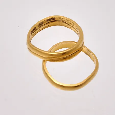 Diverse defekt guld, 23K, vikt 11,61g.