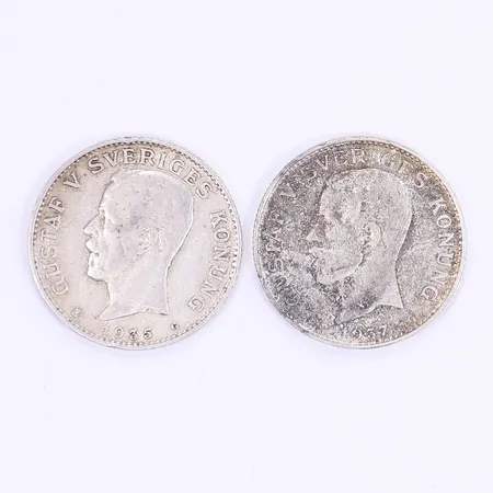 2st silvermynt 1kr Gustaf V 1935 & 1937, med folket för fosterlandet, silver 800/1000 Vikt: 14,9 g