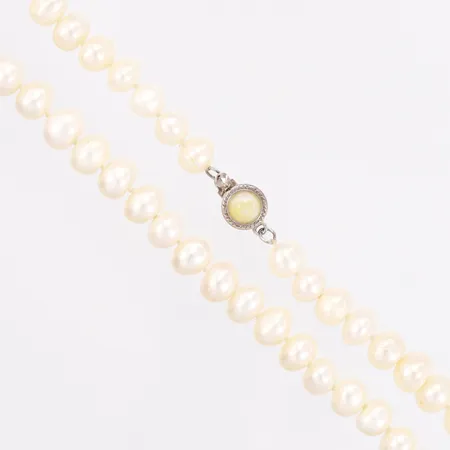 Pärlcollier, odlade sötvattenpärlor Ø7,5 - 8,0mm, längd ca 45 cm, lås i metall.  Vikt: 0 g