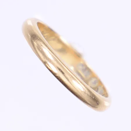 Ring, slät, stl 17½, bredd 3mm, personlig gravyr, 18K Vikt: 3,6 g