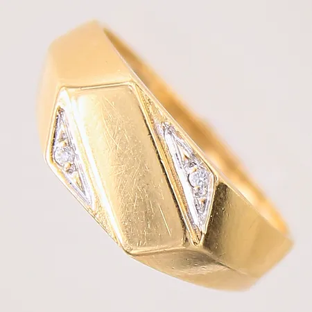 Ring med vita stenar, stl: 17¼, bredd: 2,2mm, 18K Vikt: 3,9 g