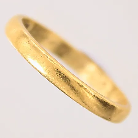 Ring, stl: 17¾, bredd: 2,7mm, gravyr, 23K Vikt: 3,5 g