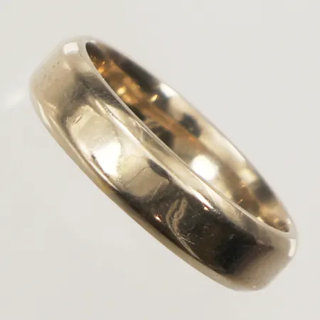 Ring, stl 17½, bredd 5mm, repig, felstämplad 18K, 14K Vikt: 6,2 g