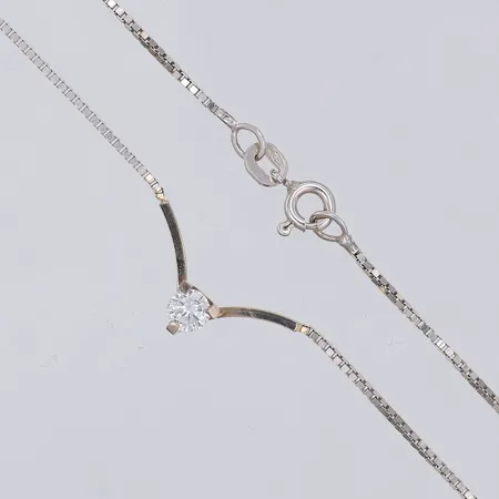 Collier med diamant ca 0,24ct enligt kvitto, 39,5cm, bredd 1,1mm, hängdelen 20mm, vitguld, 18K Vikt: 3,5 g