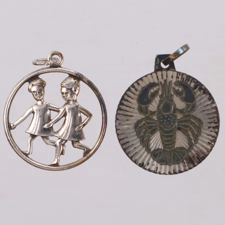 2 hängen, längd ca 25mm, 830/1000 silver Vikt: 4,5 g