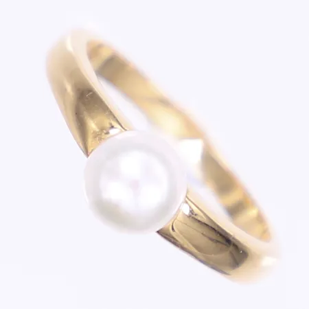 Ring med imitationspärla, stl 16¾, bredd 2-6mm, 18K, Bruttovikt: 2,9g Vikt: 2,9 g