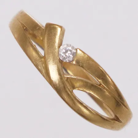 Ring, vit sten, stl 17½, bredd 2,1-6,5mm, skev, 18K Vikt: 2,7 g