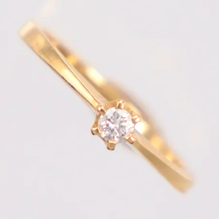 Ring, Ø17¼, diamant 1x 0,10ct enligt gravyr, Guldfynd, 18K Vikt: 2,2 g