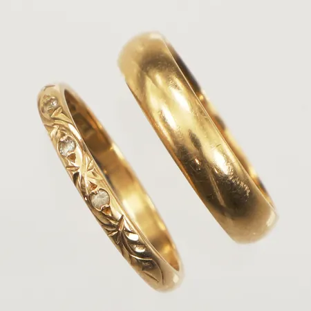 Två ringar, gravyr, 18K Vikt: 9 g