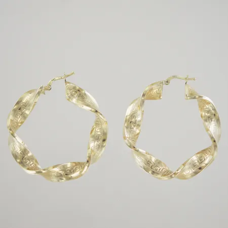 Ett par örhängen, diam 4 cm, bredd 12 mm, 14K Vikt: 6,8 g