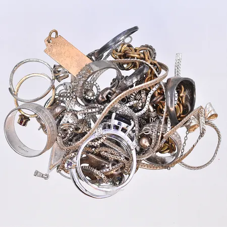 Diverse silver, 830/1000. Vikt: 98,3 g