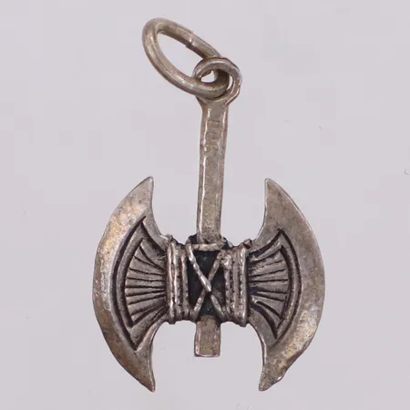 Hänge Yxa, 22x15mm, 900/1000 silver Vikt: 1,6 g