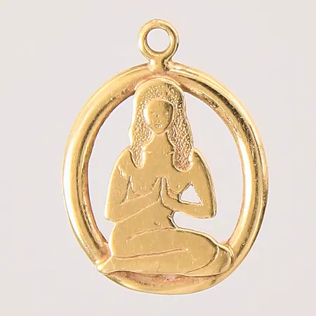 Hänge, längd: 15mm, bredd: 12,9mm, ögla saknas, ostämplad 18K Vikt: 0,9 g