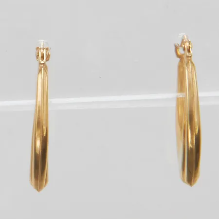 Ett par örhängen, creoler, ihåliga, mönsterdekor, 9K Vikt: 0,5 g