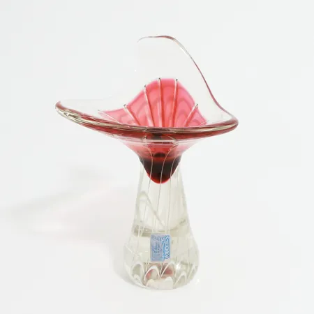 Glasskål på fot, Paul Kedelv, Flygsfors, höjd 15cm, etikettmärkt, signerad