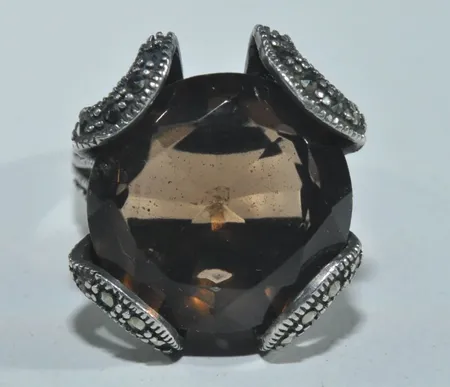 Ring öppen modell med stenar, bredd 21 mm, silver 925/1000 Vikt: 10,1 g