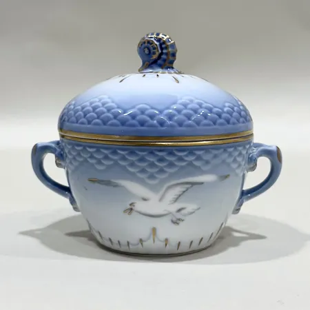 Sockerskål med lock, Blå Måsen, Royal Copenhagen, höjd 10cm, nr 158