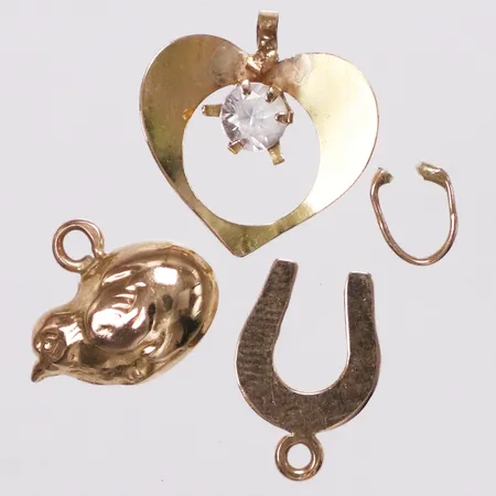 Diverse guld, berlocker, defekta, 18K Vikt: 1,8 g