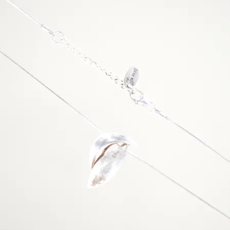 Halskedja med hänge, längd 42-44 cm/hänget 2 cm, bredd 1 cm, silver 925/1000 Vikt: 7,2 g