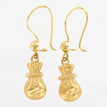 Ett par örhängen, 38mm, bredd 9mm, 21K Vikt: 2,5 g