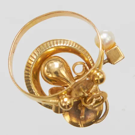 Diverse guld, bucklig, skevt, defekt, 18K, vikt 3,3g Vikt: 3,3 g