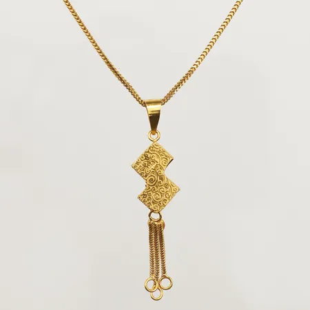 Kedja, längd 45cm, bredd1,3mm, hänge, längd 50mm, bredd 11,5mm, 21K Vikt: 7,2 g