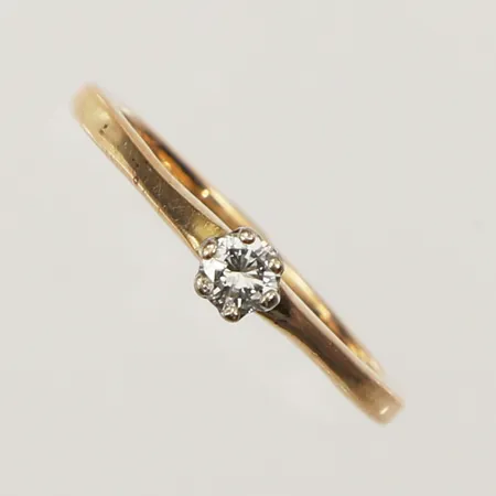 Ring, diamant ca0,16ct, stl 16¾, bredd 1,7mm, 18K Vikt: 2,7 g