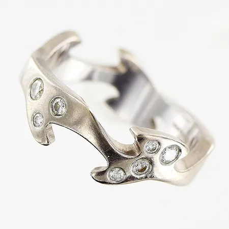 Ring, Georg Jensen Fusion, diamanter 3 x ca 0,03ct, 2 x ca 0,02ct, 3 x ca 0,01ct, stl 15¾ (48), bredd 6mm, design Nina Koppel, mittring, vitguld, i behov av rodiering, ask, 18K. Vikt: 4,7 g