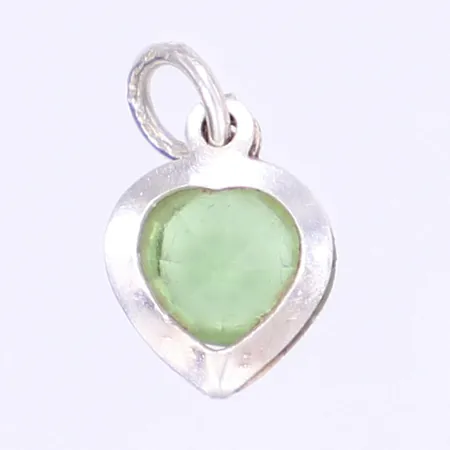 Hänge hjärta med grön sten, tillv. Stigbert, längd inkl ögla 13mm, bredd 7mm, silver 925/1000 Vikt: 0,4 g