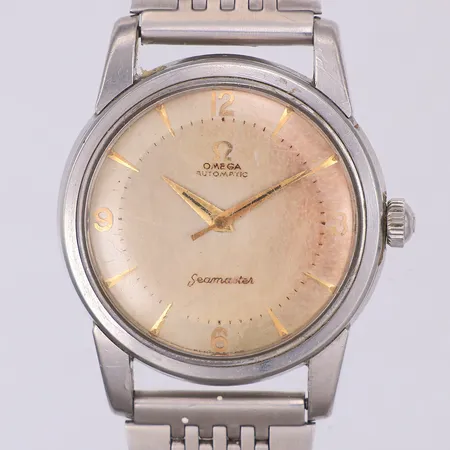 Herrur Omega Seamaster, automat, Ø34mm, caliber 354, verknr 14272035, boettnr 2767-4, repigt glas, personlig gravyr (år 1956), stål, armband med viklås, ca 20cm