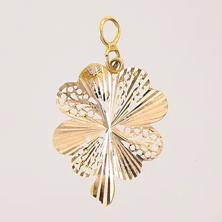 Hänge, fyrklöver, genombruten dekor, längd: 33mm, bredd: 20,7-4mm, 14K Vikt: 1,6 g