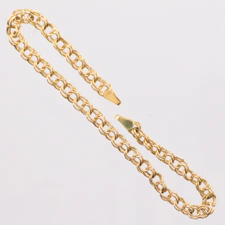 Armband Bismarck, längd 17,5cm bredd 4,4mm, defekt skeva länkar, saknar lås, 18K Vikt: 2,5 g