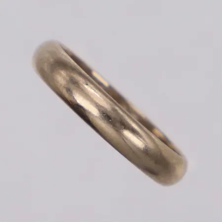 Ring, slät, BEE, stl 16¼, gravyr, vitguld 14K Vikt: 2,7 g