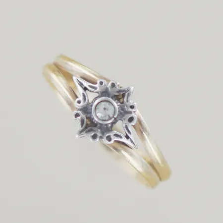 Ring med sten, Ø 20 mm, 9K Vikt: 2 g