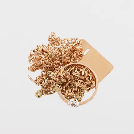 Trasigt guld,18k. Vikt: 17 g