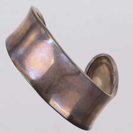Stelt armband, innermått ca 58x47mm, bredd ca 23mm, öppen modell, silver 925/1000 Vikt: 29,7 g