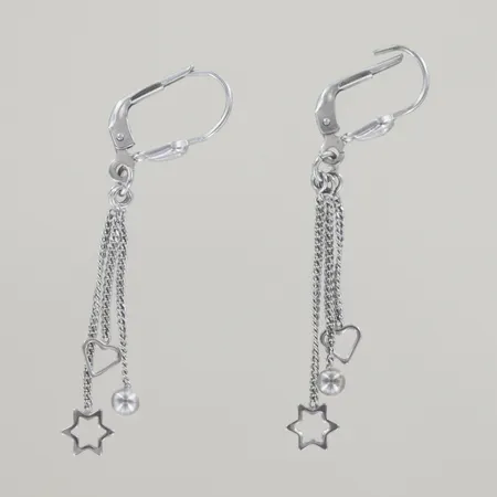 Ett par örhängen, längd 4,5 cm, silver 925/1000 Vikt: 1,5 g