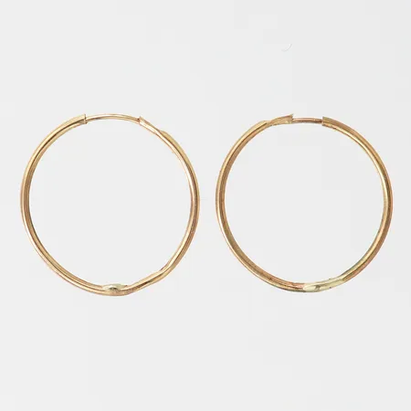 Ett par örhängen, creoler, Ø13mm, bredd 0,8mm, 14K. Vikt: 0,2 g