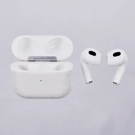 Hörlurar, Airpods, modell A2566, serienr PD2FNJF3VH, med case-repigt, inga tillbehör