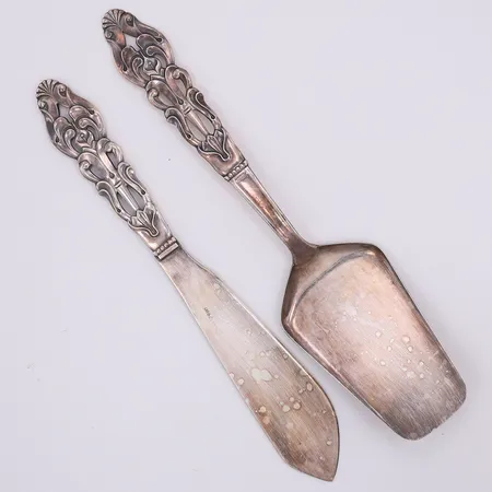Tårtspade och tårtkniv Florentina, Cesons Guldvaru AB, kattfot 830/1000 silver Vikt: 119,5 g