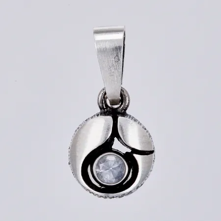 Hänge med bergskristall Karl & Laine längd: ca 1,7cm, bredd: ca9mm, 925/1000 silver Vikt: 0,9 g