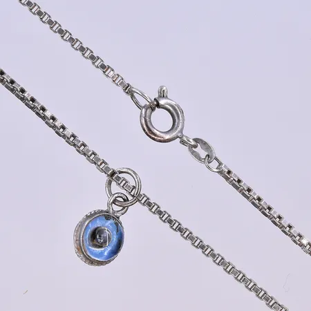 Kedja Venezia med hänge, längd på kedja 47 cm och bredd 2 mm, hängets Ø8 mm, silver 835/1000. Vikt: 5,3 g