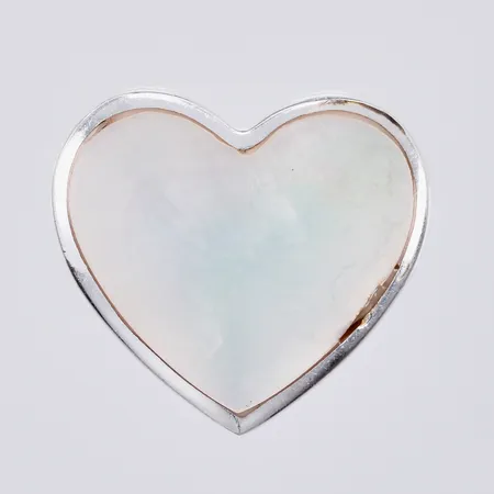 Hänge med pärlemo, Ø ca 2cm, lite matt, skadad i ena kanten, 925/1000 Silver Vikt: 3,9 g